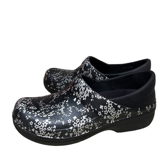 Crocs Neria Pro Black Floral Graphic Clog Comfort Shoe Non-Slip 204046 Women's 8 - Picture 2 of 10